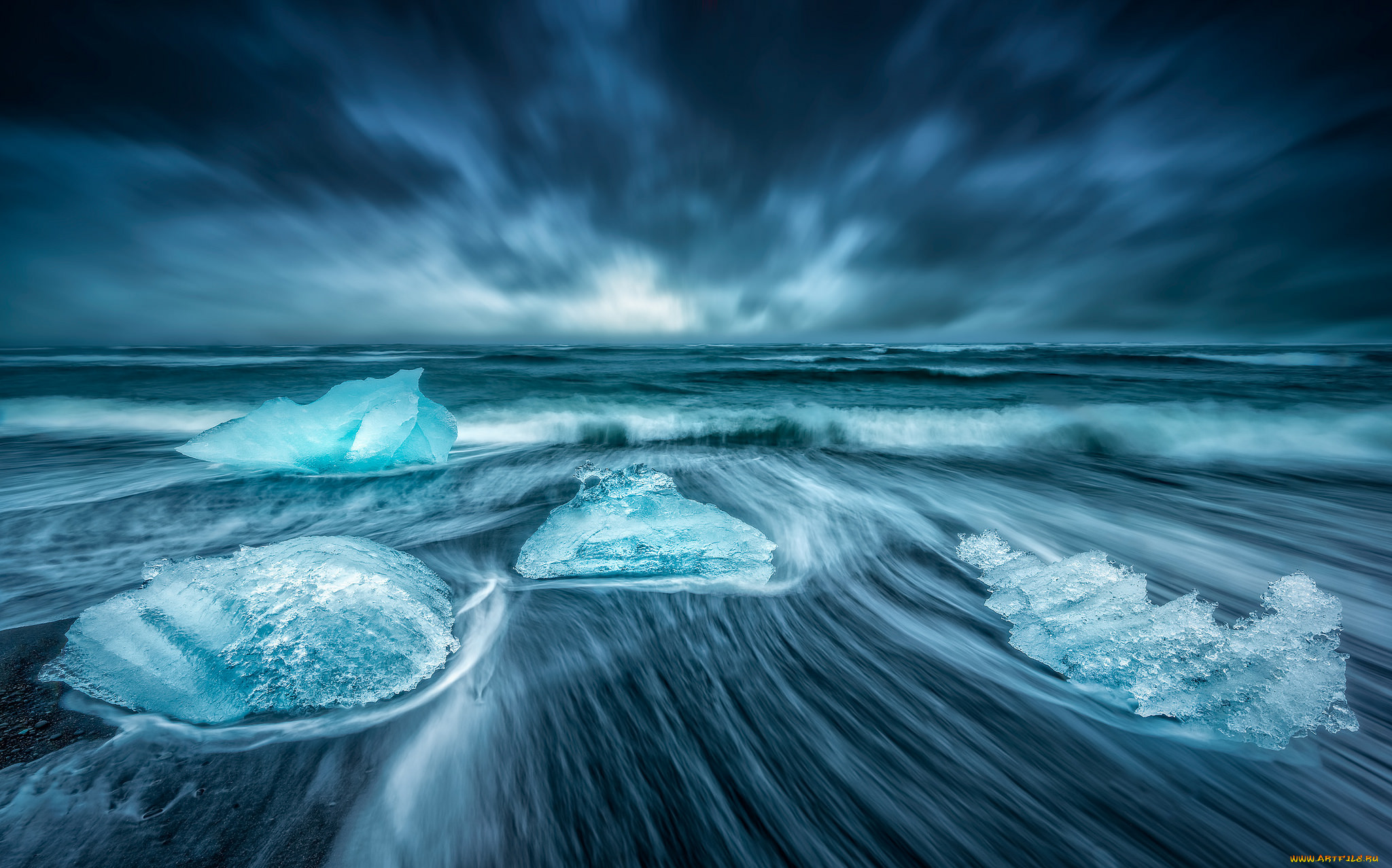 Обои лед 3. Aysbergi Islandiya. Ледяное море. Лед на море. Фон лед на море.